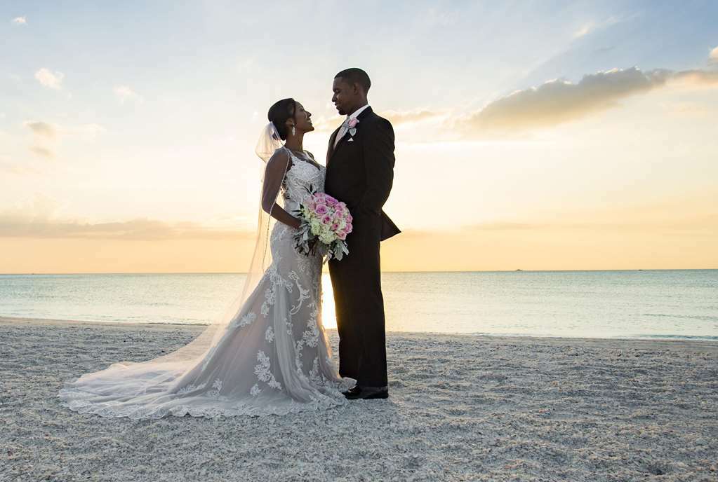 Hilton And 3* Marco Island